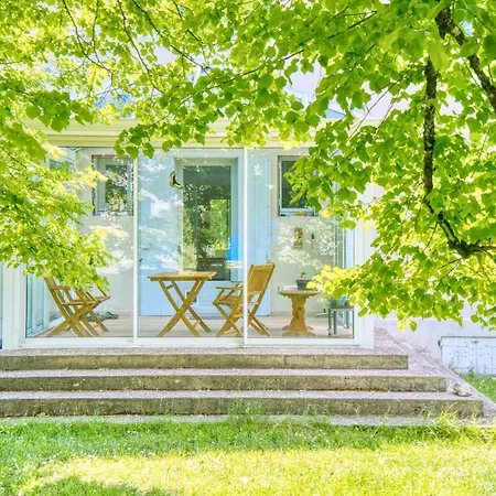 La Montagne Sud Apartment *